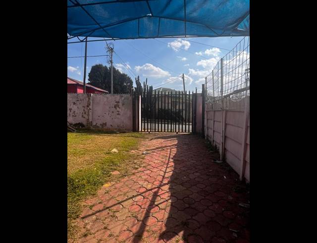 5 BEDROOM HOUSE FOR SALE IN WEST TURFFONTEIN